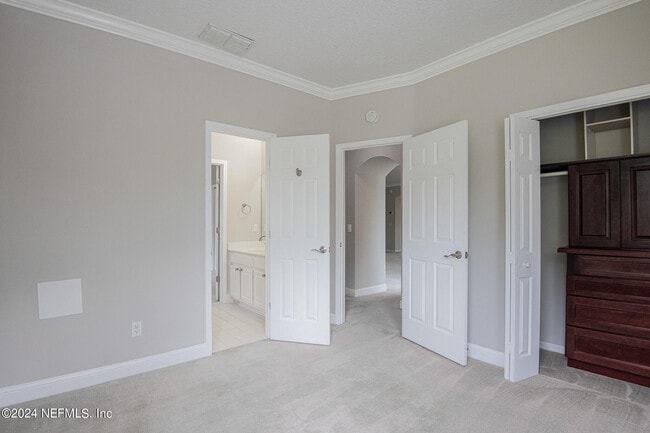 Building Photo - 9166 Spindletree Way
