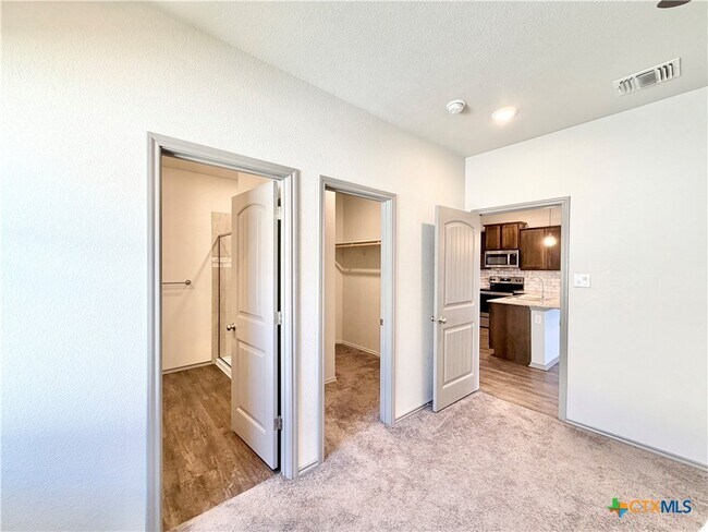 Building Photo - 326 Grn Valley Dr