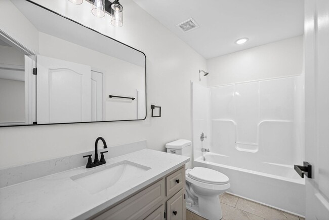 Building Photo - 270 Harold Dr