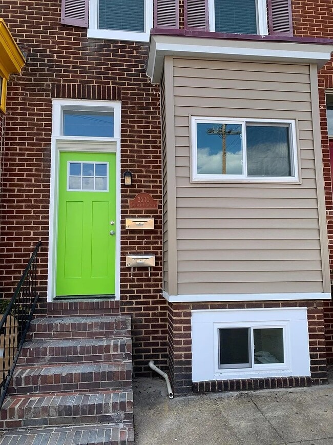 Building Photo - 3530 Chestnut Ave