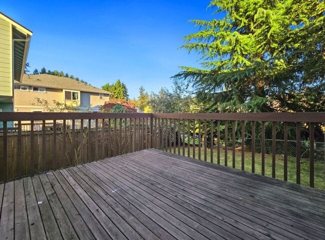 Building Photo - Updated 3-Bedroom Home with Deck Near Renton Landing