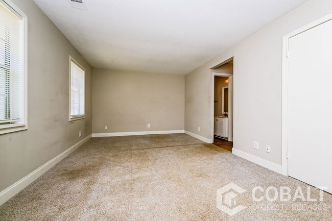 Building Photo - 3501 Creekview Pl