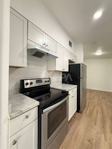 Building Photo - 518 Jamaica Dr