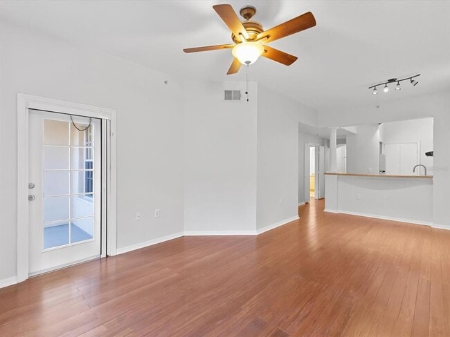 Building Photo - 200 4th Ave S