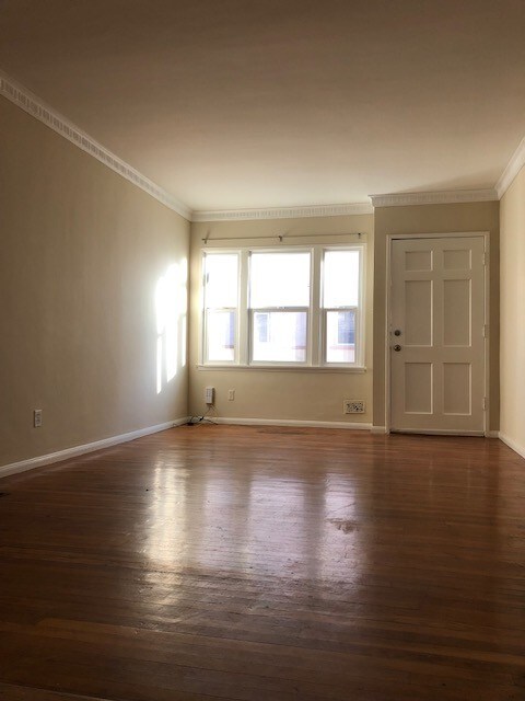 Building Photo - 1740 Carmona Ave