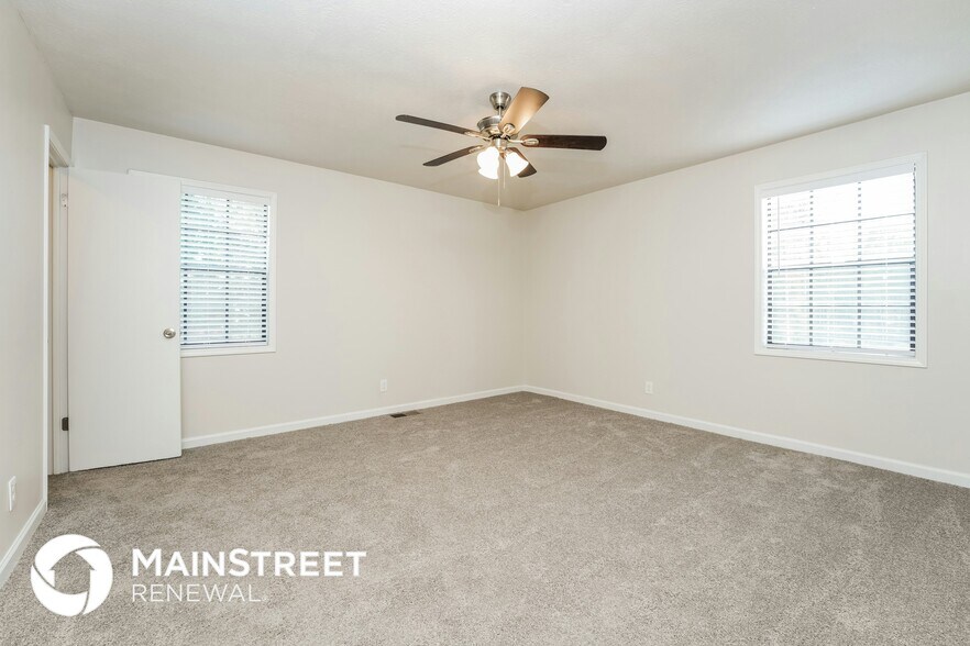 Building Photo - 2236 Kings Forest Dr SE