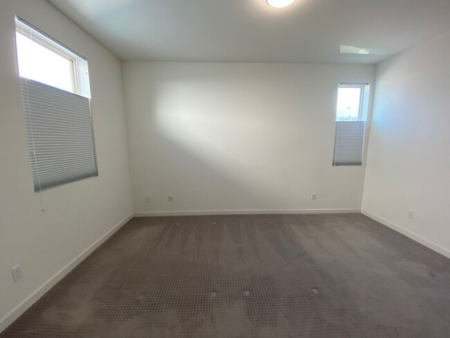 Building Photo - Spacious 3 Bedroom Home at The Mills at Br...