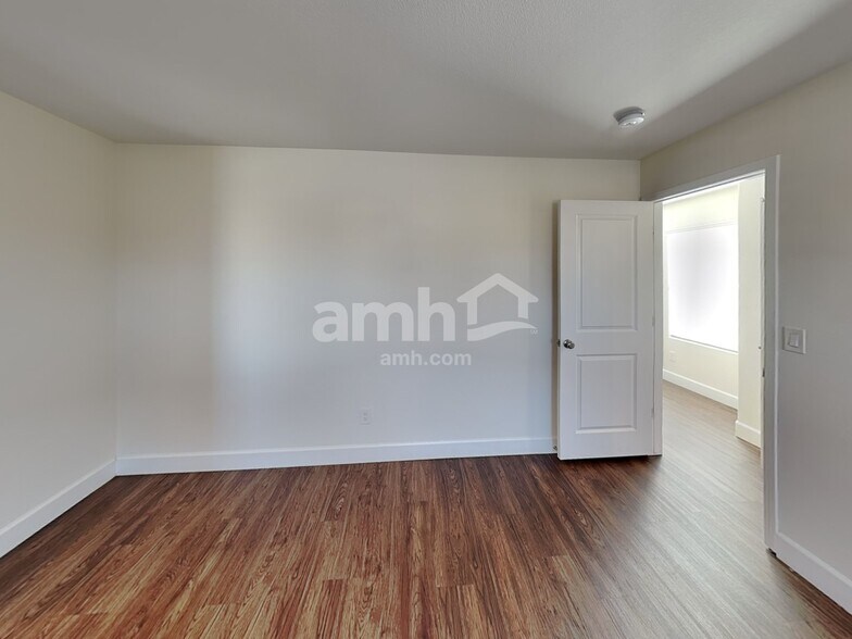 Building Photo - 9289 Baylee Bay Court