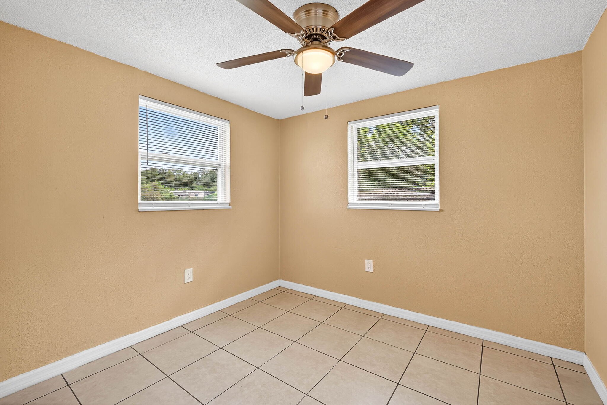 Building Photo - 2146 Ranchita Trail