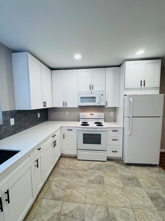 Building Photo - 1234 Belmont Terrace