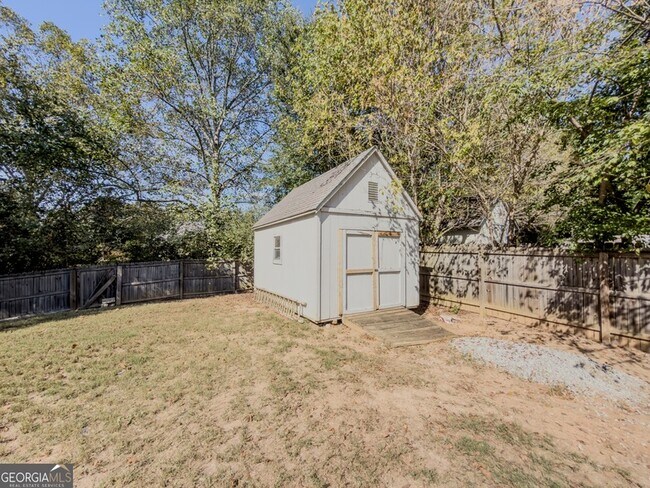 Building Photo - 593 Red Tip Ln