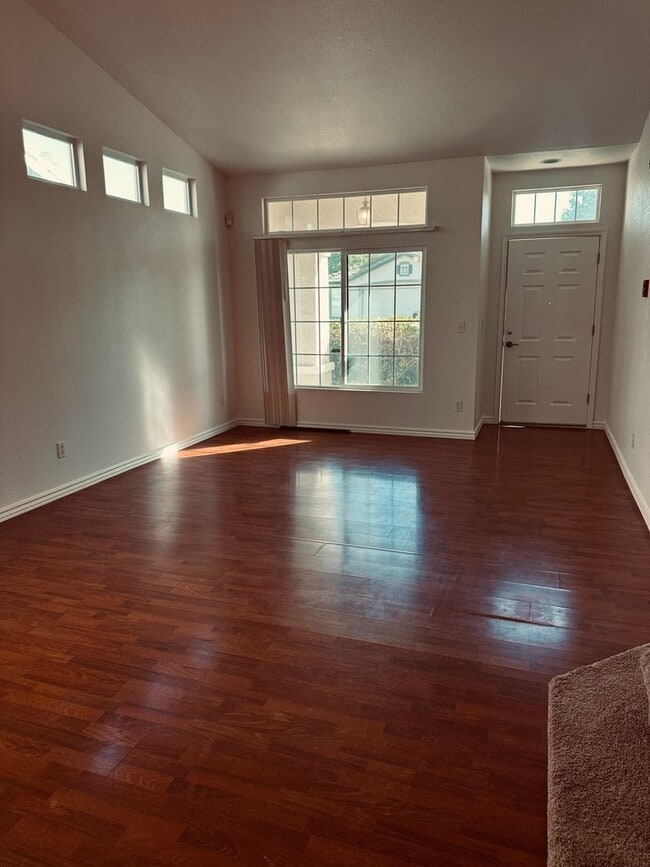 Building Photo - Nice Home For Rent!