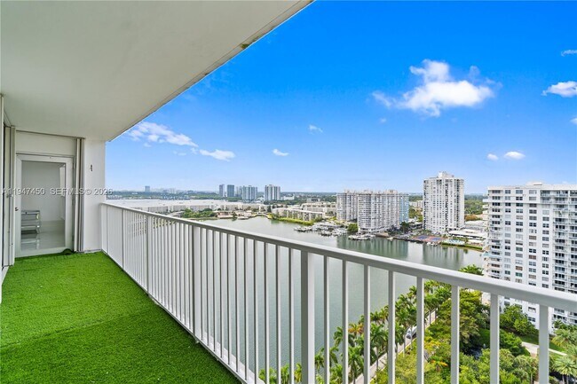 Building Photo - 2851 NE 183rd St