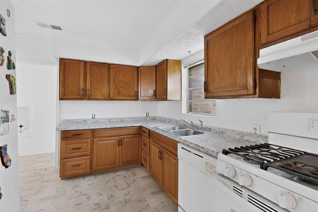 Building Photo - 1108 Winters St