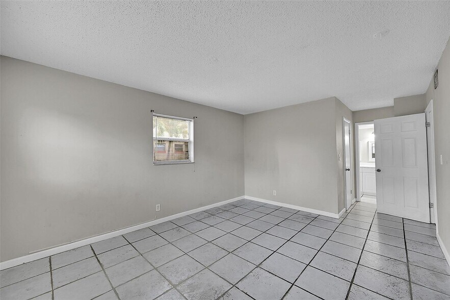 Building Photo - 11607 NW 29th St