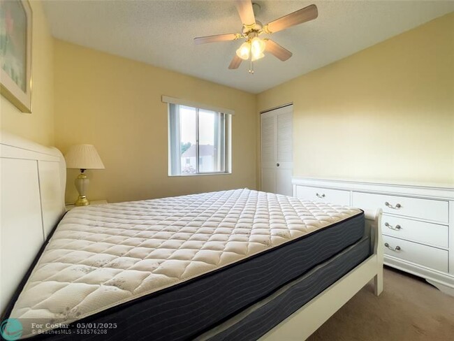 Building Photo - 317 Knotty Pine Cir