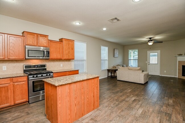 Building Photo - 15406 Key Crest Ln