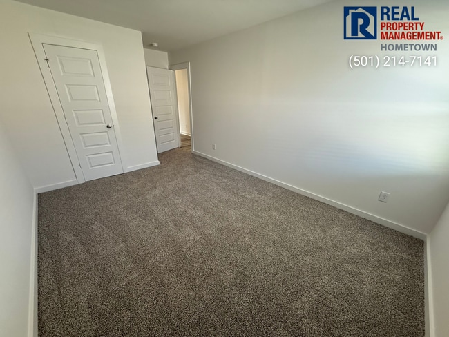 Building Photo - 108 E Fredonia Ct