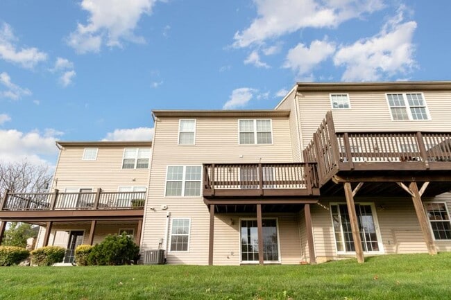 Building Photo - 1172 Heron Ct