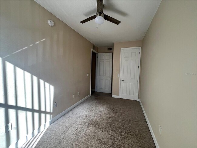 Building Photo - 2013 Grand Oak Dr