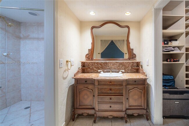 Building Photo - 19212 NE 25th Ave