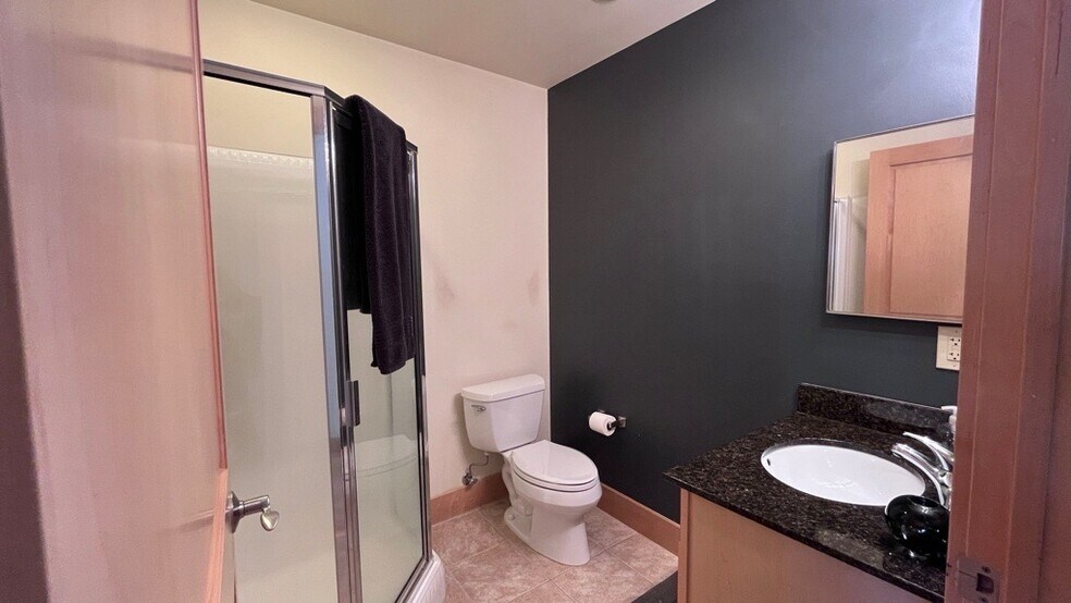 Building Photo - 333 W Mifflin St