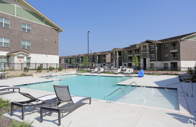 Swimming Pool - Reserve at Quebec