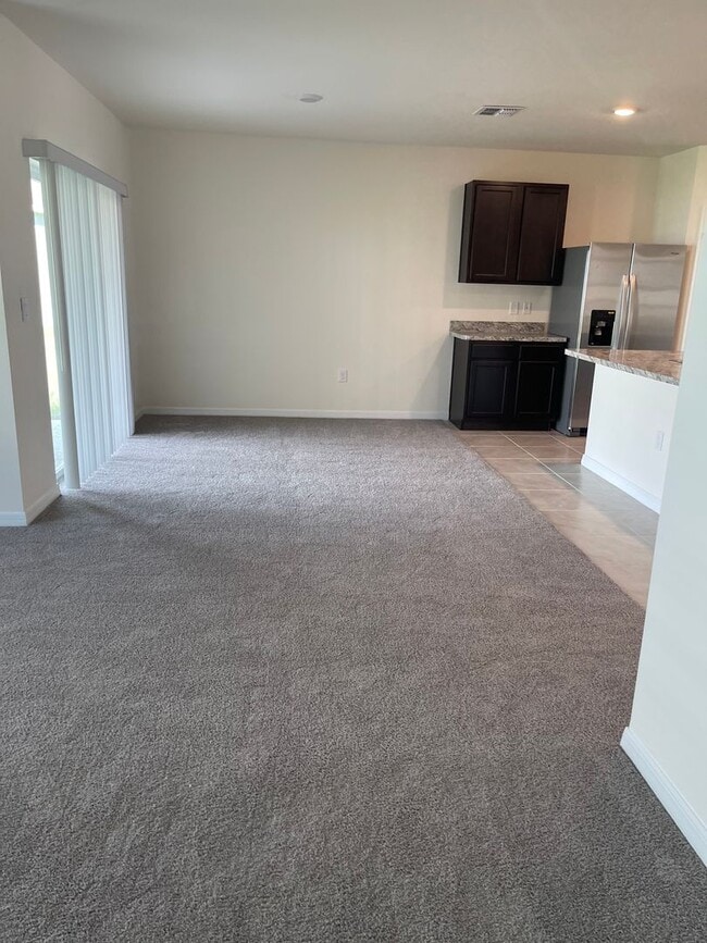 Building Photo - Four bedroom two bath in Eagle Lake