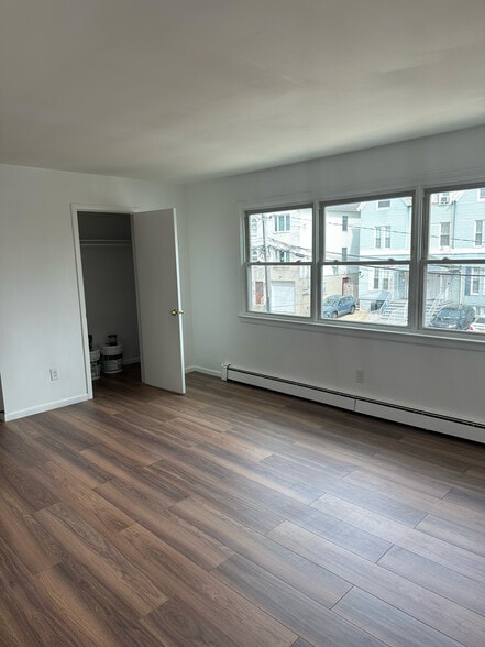 Living Room - 17 Linden Ave