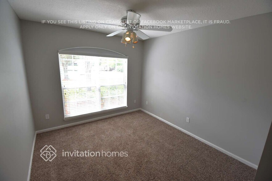 Building Photo - 2115 Trailwood Dr