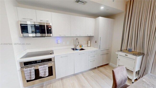 Building Photo - 55 SW 9th St