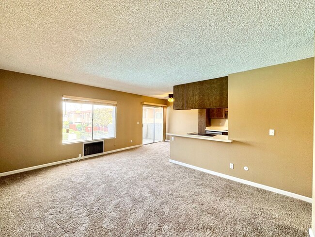 Building Photo - Great 2B/1BA Condo in Mira Mesa!