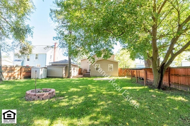 Building Photo - 3 bedroom home now available