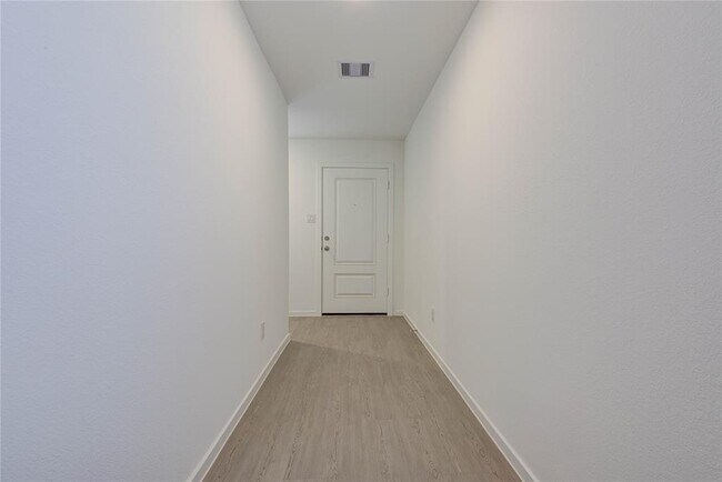 Building Photo - 640 Magnolia Creek Dr