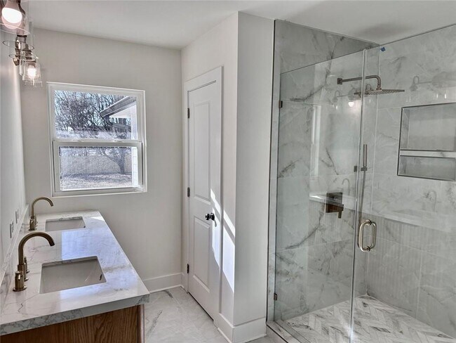 Building Photo - 5140 Tilly Mill Rd