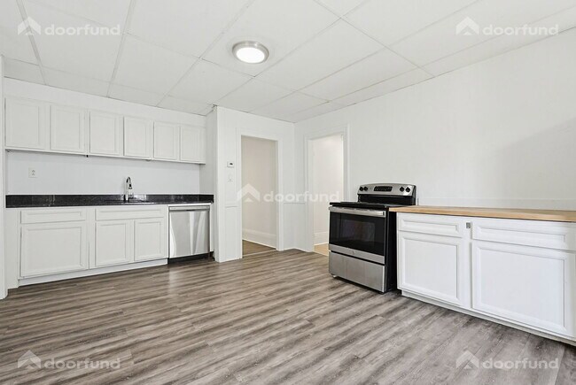Building Photo - 17 Wachusett St