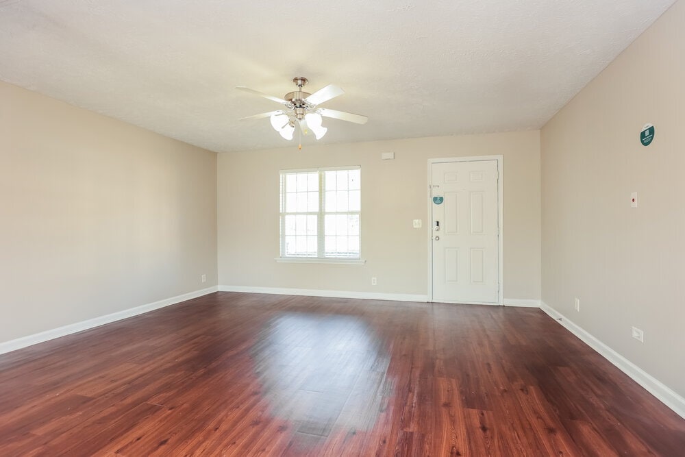 Building Photo - 8813 Cressent Glen Ct