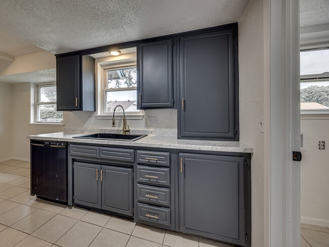 Building Photo - 4821 Cinderella Dr