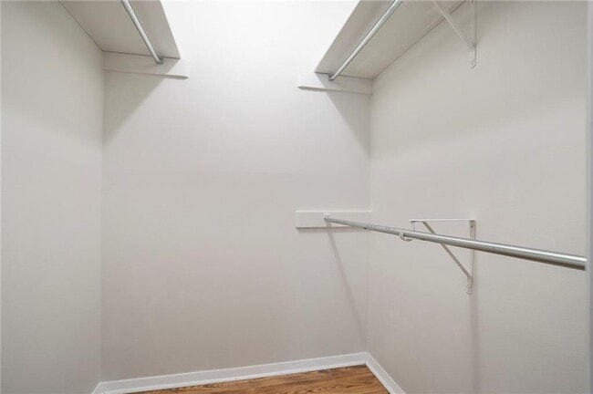 Building Photo - 408 River Run Dr
