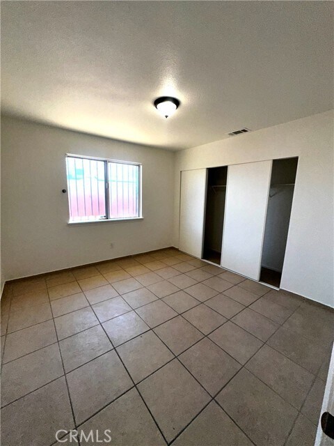 Building Photo - 10918 Maya St