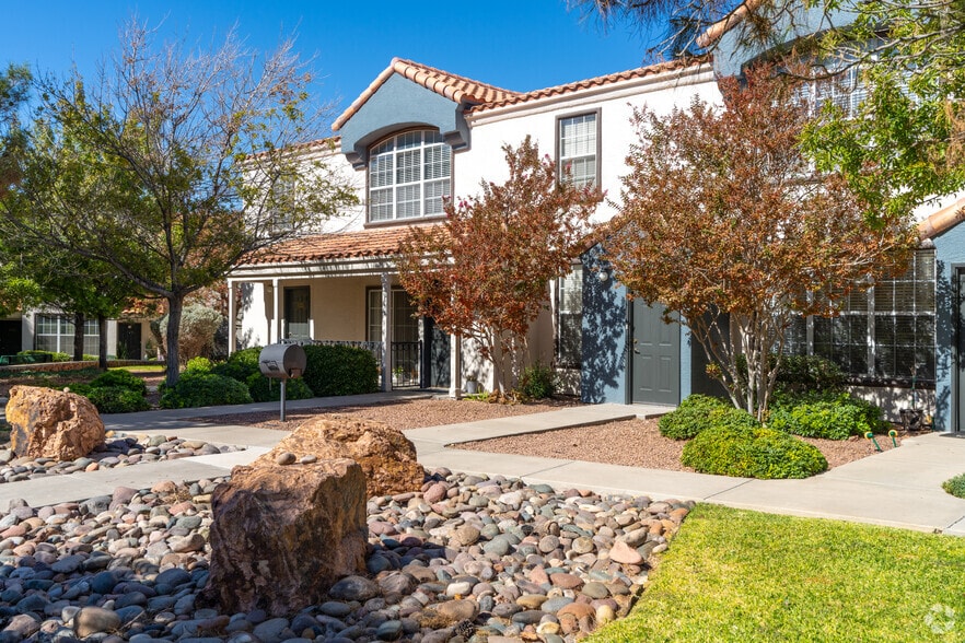 Primary Photo - Lifestyles at Pellicano