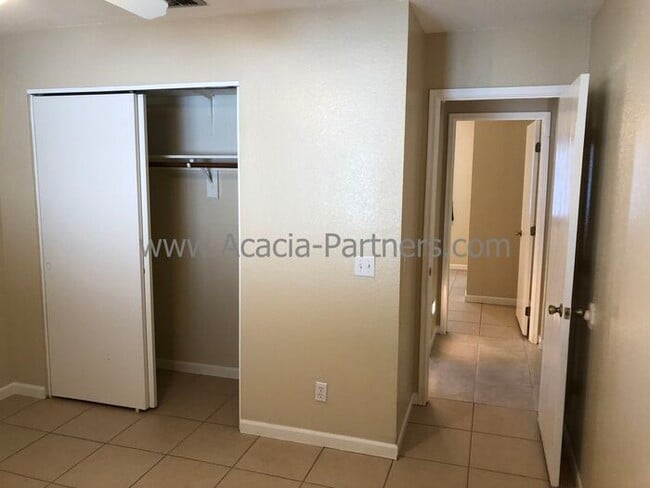 Building Photo - Three Bedroom/Two Bath Home