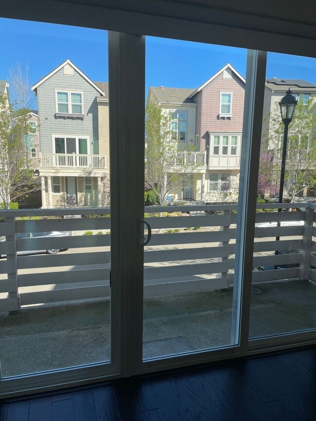 Building Photo - Spacious 3 Bedroom Home in Quiet Neighborhood - Solar Included!