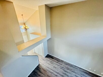 Building Photo - "Charming 2-Bed, 2-Bath Townhouse with Gleaming Hardwood Floors in Saint Anthony!"