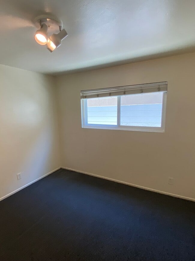 Building Photo - 6681 Del Playa Dr