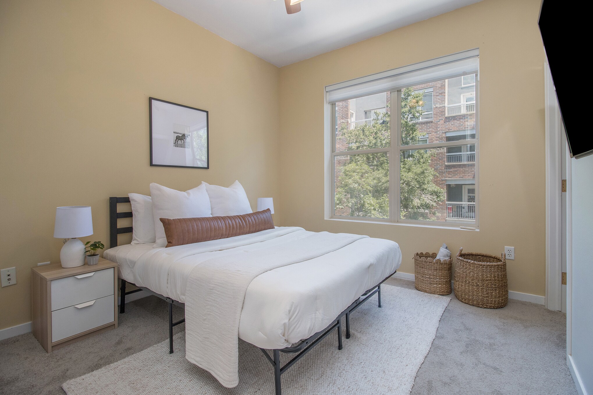 Primary Bedroom - 1440 Little Raven St