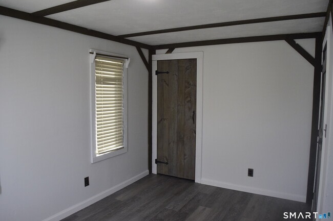 Building Photo - 9 Blaine St