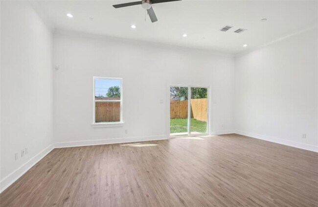 Building Photo - 4514 Galesburg St