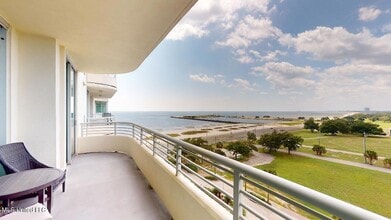 Building Photo - 2060 Beach Blvd