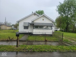 Building Photo - 1310 E 5th St